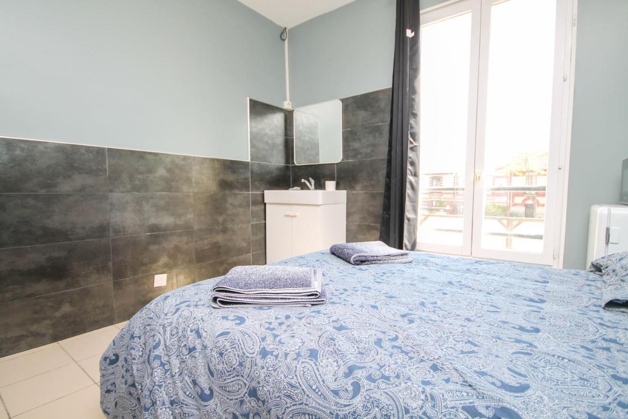 08 - Chambre Proche Paris Et Transports Avec Tv Wifi Saint-Denis  Eksteriør bilde